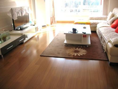 已裝修實木復合地板如何巧妙打造隔斷墻